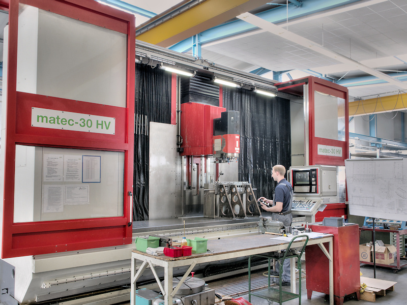 Production hall, Abacus GmbH, CNC machine, CNC-milling 3-5 axis