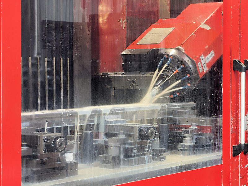 Production hall, Abacus GmbH, CNC machine, CNC-milling 3-5 axis